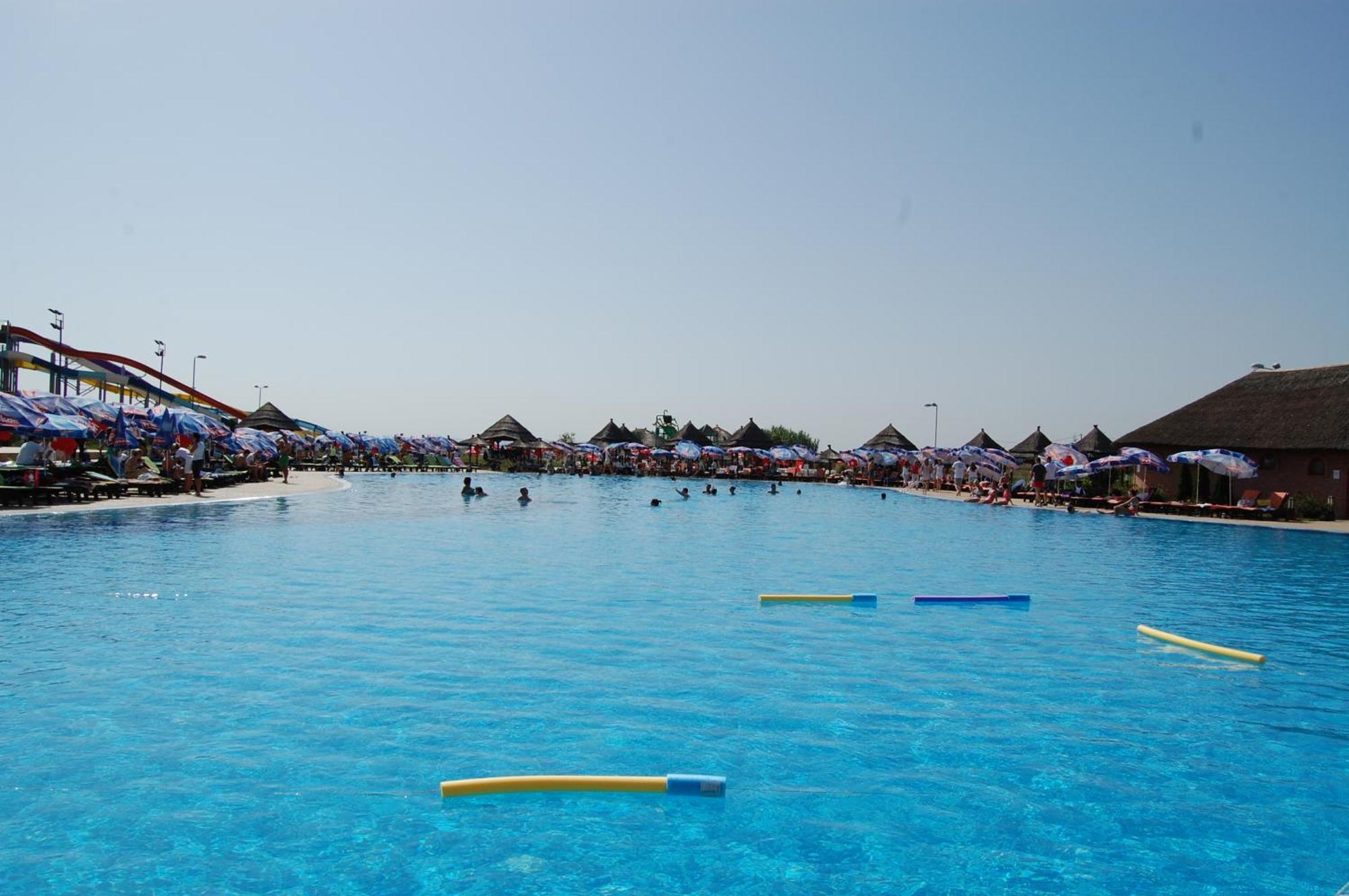 S Club Resort Hotel Aqua Park And Spa Belgrade Extérieur photo