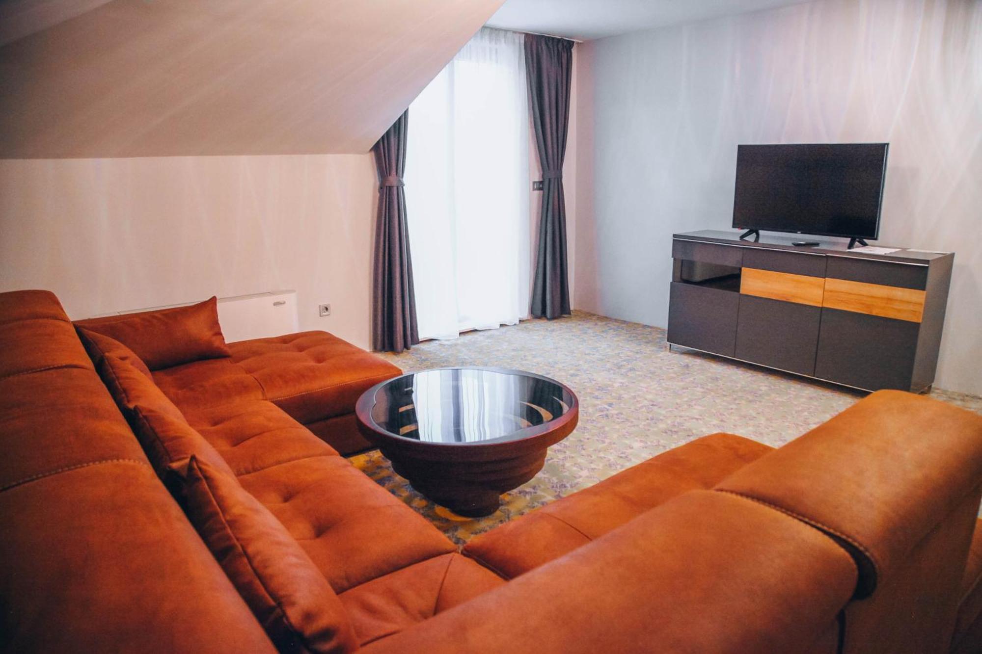 S Club Resort Hotel Aqua Park And Spa Belgrade Extérieur photo
